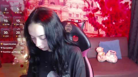 Snapshot of hanaku_8 chatting on 12.20.24 Hanaku online show from 12.20.24