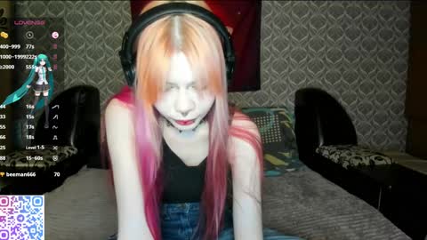 Snapshot of hananocha chatting on 04.15.26 Tori and Asuna online show from 04.15.26