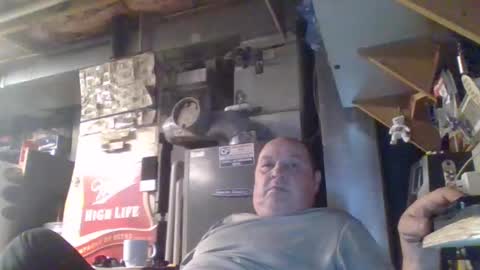 Snapshot of handiemanhere chatting on 10.19.25 naked man online show from 10.19.25