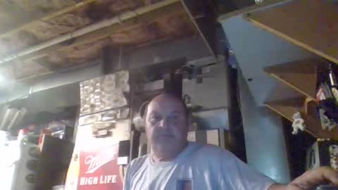 Snapshot of handiemanhere chatting on 11.02.25 naked man online show from 11.02.25