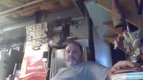 Snapshot of handiemanhere chatting on 11.30.25 naked man online show from 11.30.25