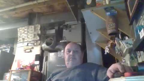 Snapshot of handiemanhere chatting on 03.29.26 naked man online show from 03.29.26