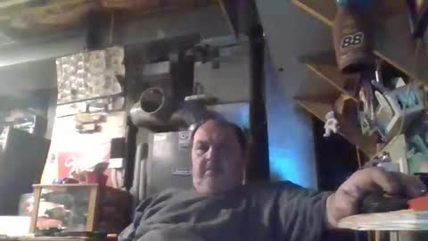 Snapshot of handiemanhere chatting on 03.31.26 naked man online show from 03.31.26