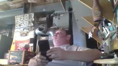 Snapshot of handiemanhere chatting on 04.12.26 naked man online show from 04.12.26