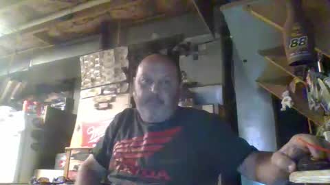 Snapshot of handiemanhere chatting on 04.22.26 naked man online show from 04.22.26