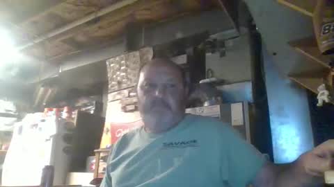 Snapshot of handiemanhere chatting on 04.30.26 naked man online show from 04.30.26