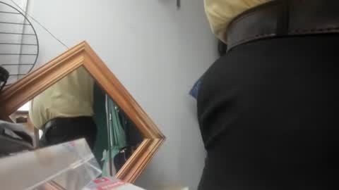 Snapshot of handncocknocum chatting on 02.08.25 handncocknocum online show from 02.08.25