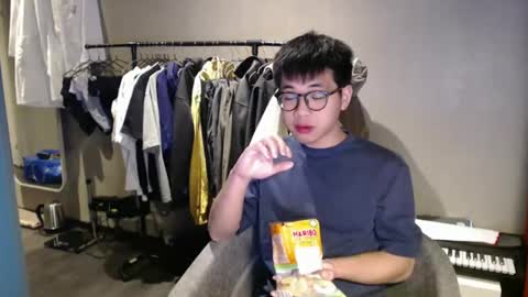 Snapshot of handsome_mannn chatting on 02.04.26 handsome_mannn online show from 02.04.26