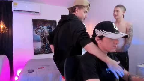 leonardfarrucknick and otis online show from 11.20.25