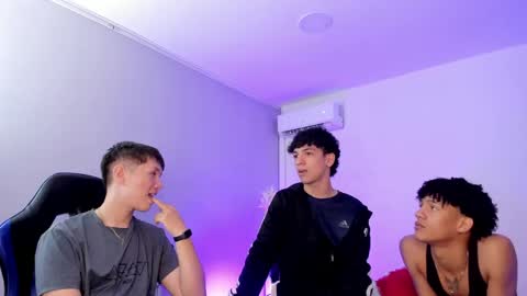 Snapshot of handsomeboys19 chatting on 06.09.26 leonardfarrucknick and otis online show from 06.09.26