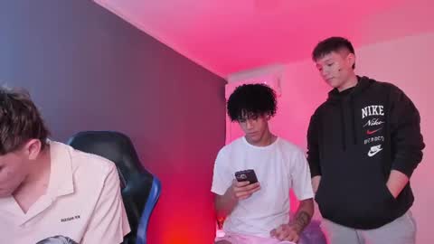Snapshot of handsomeboys19 chatting on 07.20.26 leonardfarrucknick and otis online show from 07.20.26