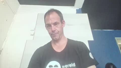 Snapshot of handsomeguy4ever chatting on 10.20.25 handsomeguy4ever online show from 10.20.25