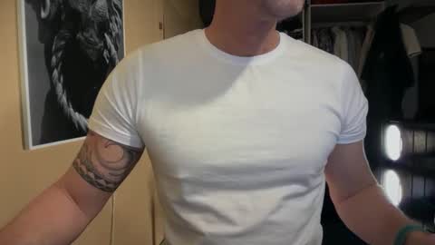 Snapshot of hankmoody6 chatting on 01.10.25 hanky online show from 01.10.25