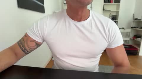 Snapshot of hankmoody6 chatting on 09.17.25 hanky online show from 09.17.25