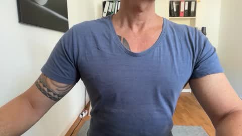 Snapshot of hankmoody6 chatting on 09.28.25 hanky online show from 09.28.25