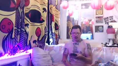 Snapshot of hankrams chatting on 06.25.26 hank rams online show from 06.25.26