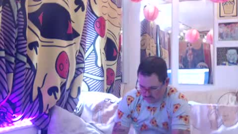 Snapshot of hankrams chatting on 06.28.26 hank rams online show from 06.28.26