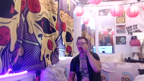 Snapshot of hankrams chatting on 07.18.26 hank rams online show from 07.18.26