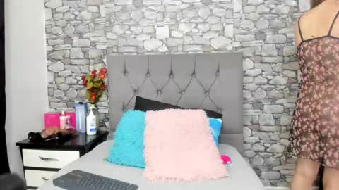 Snapshot of hanna_bell11 chatting on 11.21.25 Hanna online show from 11.21.25