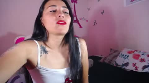 Snapshot of hanna_girl21 chatting on 06.19.26 HANNA online show from 06.19.26