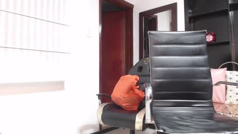 hanna_lamber online show from 01.16.25