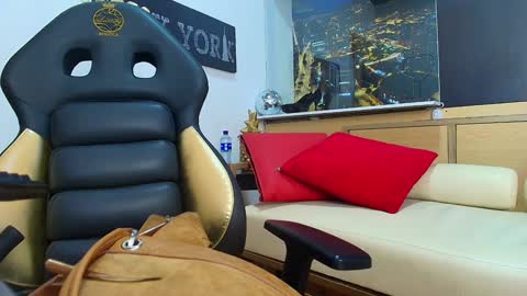 hanna_lamber online show from 02.06.25