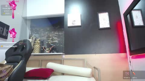 hanna_lamber online show from 03.08.25