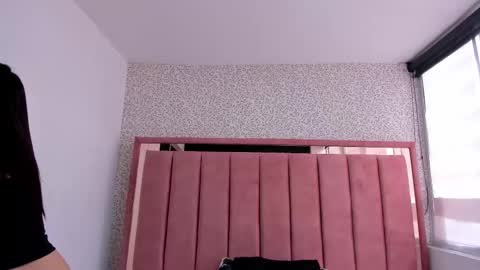  H A N N A  online show from 11.06.25