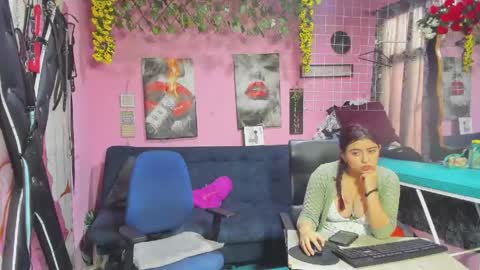 Snapshot of hanna_mature01 chatting on 05.25.26 Hanna online show from 05.25.26