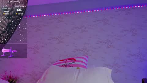 Snapshot of hannablaze_ chatting on 12.29.24 HannaB online show from 12.29.24