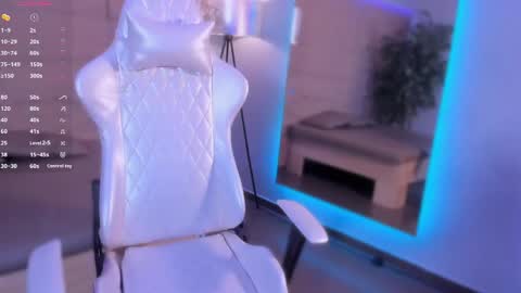 hannahmonttgomery  Help me reach 100 Hands up online show from 03.20.26