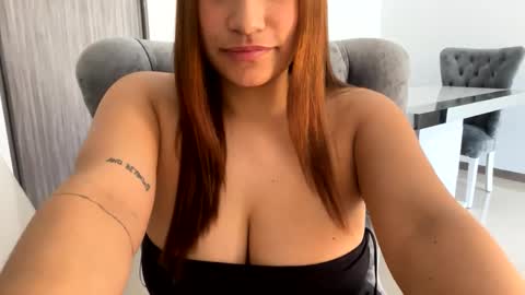 Snapshot of hannakoff chatting on 02.01.25 hannakoff online show from 02.01.25