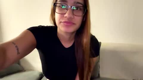 Snapshot of hannakoff chatting on 09.12.25 hannakoff online show from 09.12.25