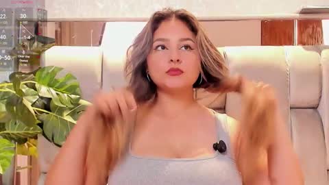 Snapshot of hannapret chatting on 11.15.25 HANA online show from 11.15.25