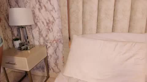 Snapshot of hannapret chatting on 12.20.25 HANA online show from 12.20.25