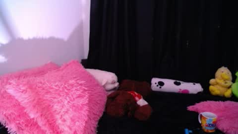 Snapshot of hannaqueen23 chatting on 11.26.25 hannaqueen23 online show from 11.26.25