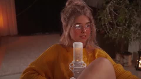 Snapshot of hannasthesia chatting on 02.22.25 Hanna online show from 02.22.25