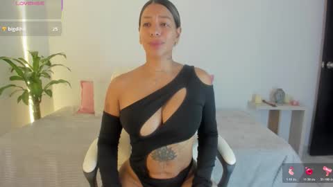 Hanna Williams  online show from 02.22.26