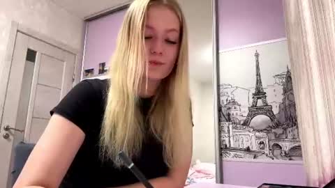 Snapshot of hannawindholz chatting on 07.11.26 Kate online show from 07.11.26