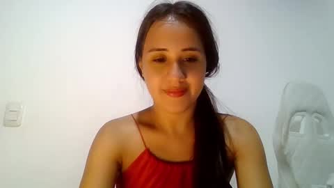 Snapshot of hanny_kail chatting on 12.25.24 hanny online show from 12.25.24