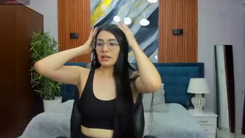 Snapshot of hannyy_ chatting on 06.21.26 HANNY online show from 06.21.26