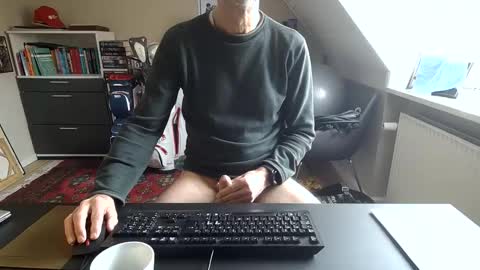 Snapshot of hanse_1 chatting on 03.17.26 Hanse online show from 03.17.26