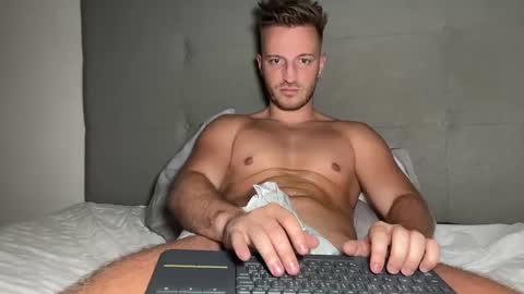 Snapshot of hanzlagerfelt chatting on 09.18.25 hanzlagerfelt online show from 09.18.25