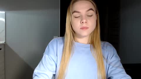 Snapshot of happy_fox_ chatting on 12.06.24 happy_fox_ online show from 12.06.24