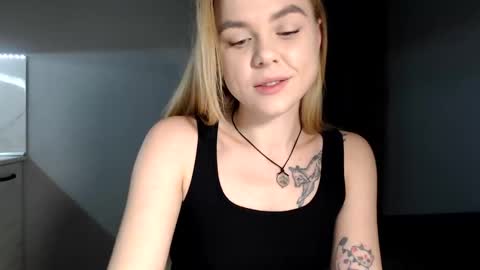 Snapshot of happy_fox_ chatting on 01.14.25 happy_fox_ online show from 01.14.25