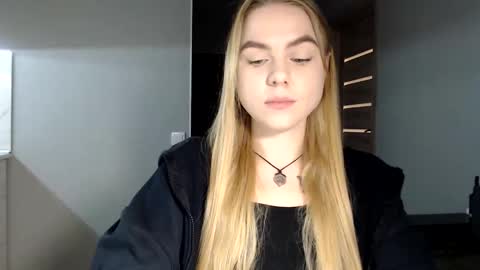 Snapshot of happy_fox_ chatting on 01.22.25 happy_fox_ online show from 01.22.25