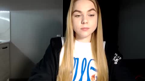 Snapshot of happy_fox_ chatting on 02.04.25 happy_fox_ online show from 02.04.25