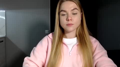 Snapshot of happy_fox_ chatting on 02.11.25 happy_fox_ online show from 02.11.25