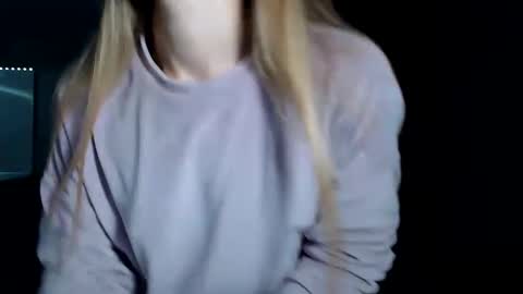 happy_fox_ online show from 11.26.25