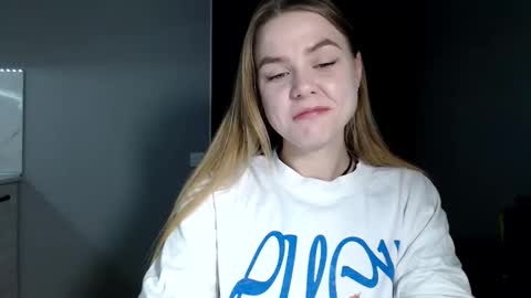 happy_fox_ online show from 03.24.26